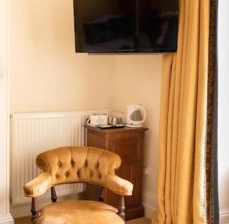 Eaglesfield Hotel | Discover Springkell: Pet-Friendly Retreat with Breakfast