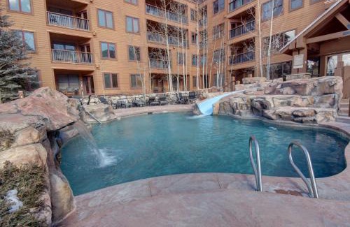 River Run House | Experience Springs 8838: Family-Friendly Retreat with Hot Tub