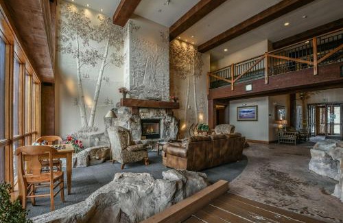 River Run House | Experience Springs 8838: Family-Friendly Retreat with Hot Tub