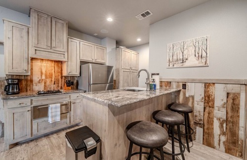 Buffalo Springs House | Unforgettable Springs Ridge: Lakeside 2BR Retreat