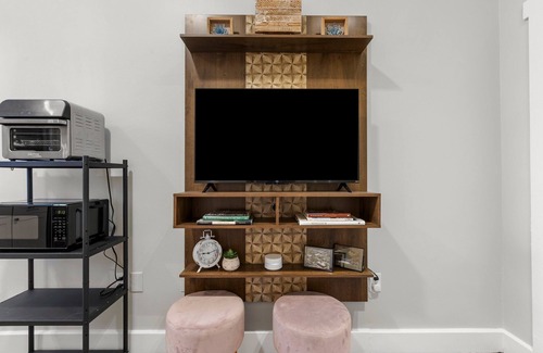 Georgetown Apartment | Top-Rated Springside Bourbon Getaway with Family Amenities