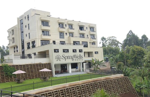 Kaathene Hotel | Family-Friendly SpringWells Hotel with Hot Tub & Kitchen