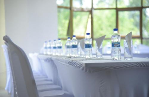 Kaathene Hotel | Budget-Friendly SpringWells Hotel: Family Dining & Breakfast