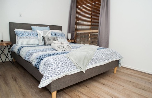 Springwood House | Springwood Sanctuary: Tranquil Pool & Child-Friendly Retreat