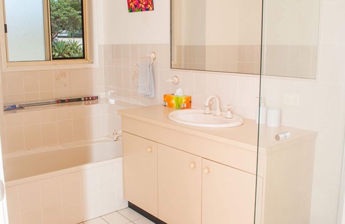 Springwood House | Springwood Sanctuary: Tranquil Pool & Child-Friendly Retreat