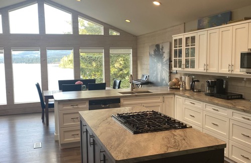 Port Alberni House | Waterfront Retreat at Sproat Lake with Stunning Views