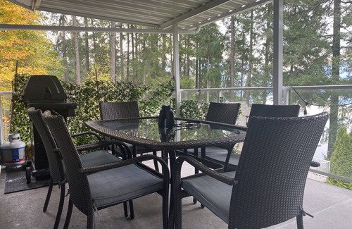 Port Alberni House | Waterfront Retreat at Sproat Lake with Stunning Views