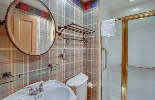 Edwards Apartment | Top-Rated Spruce Tree Lodge #208 with Pool and Hot Tub