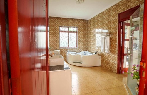 Moshi House | Discover Sprunger Avenue-Tulia Homes: Family-Friendly Retreat