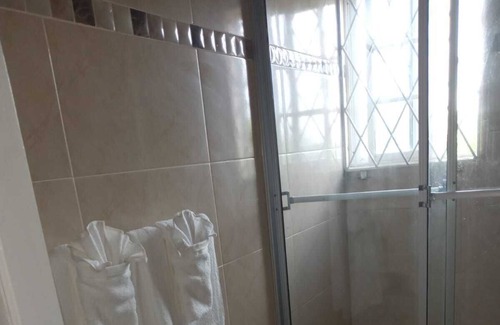 Spur Tree House | Discover Spurtree HomeAway Villa's Poolside Retreat