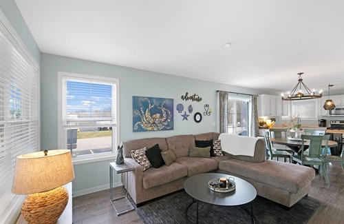 Ottawa House | Family-Friendly Spyglass Inn: 3 Beds & Great Amenities