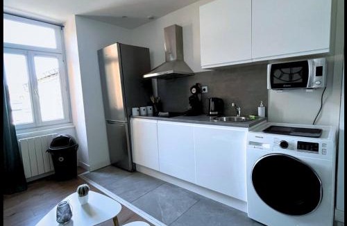 Saint-Quentin Apartment | Cozy 09 SQ Apartment with Family-Friendly Amenities
