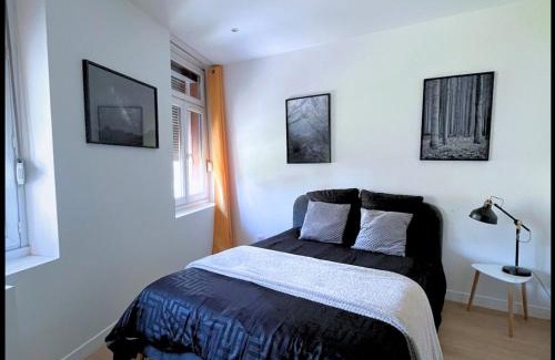 Saint-Quentin Apartment | Cozy 09 SQ Apartment with Family-Friendly Amenities