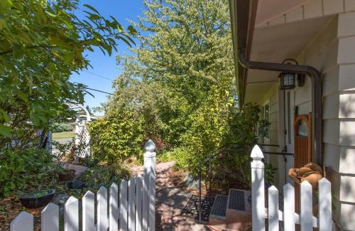 Sequim Apartment | Top-Rated SQ Rose Bud 1: Perfect for Families