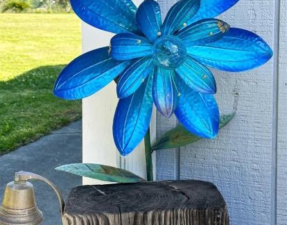 Sequim House | Kid-Friendly Retreat at Sq Seashells Nest - Rated 10/10
