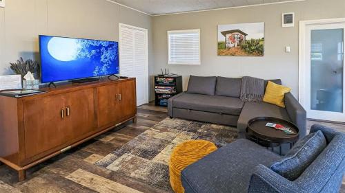 Sequim House | Child-Friendly Getaway at SQ The-Crab-Shack Retreat