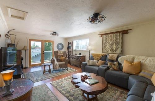 Sequim Apartment | Family-Friendly Retreat at Sq Wild Rose 2 Hotel