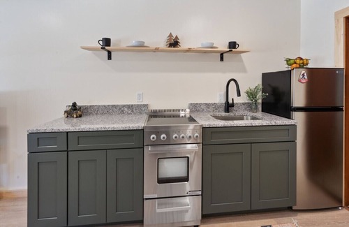 Holderness House | Explore Squam Waterfront Suite with Lake & Ocean Views