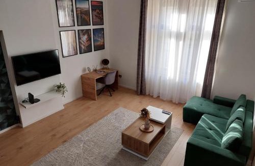 Szombathely Apartment | Ideal SQUARE 16 Apartman: Central Location & Self Check-In