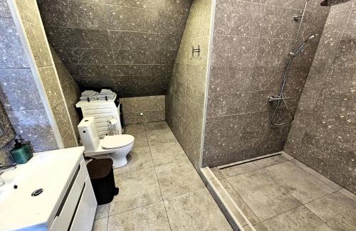 Panevezys county Apartment | Eco-Friendly Square Apartments with Hot Tub & 10/10 Rating