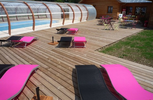 Bar-sur-Aube Cabin | Discover the Square of Stars: Pet-Friendly Oasis with Pool
