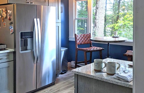 Shapleigh House | Experience SQUARE POND: Waterfront Views & Family-Friendly Fun