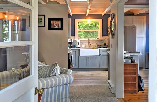 Shapleigh House | Experience SQUARE POND: Waterfront Views & Family-Friendly Fun