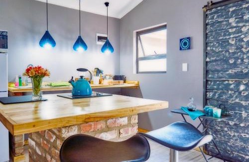 Clarens Apartment | Square Roots Studio