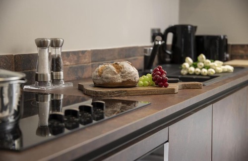 Tetbury House | Cozy Squirrel Cottage: Child-Friendly Retreat with Top Ratings