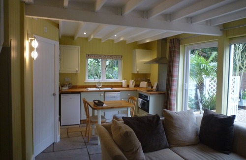 Peasenhall House | Pet-Friendly Escape: Squirrel Barn Conversion Awaits You