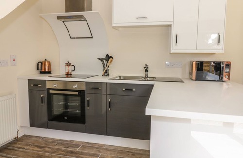 East Dereham Apartment | Romantic Getaway at Squirrels Drey with Cozy Open Fire
