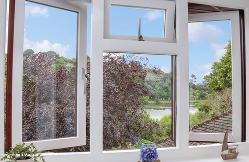 Maenporth Cottage | Squirrels Leap