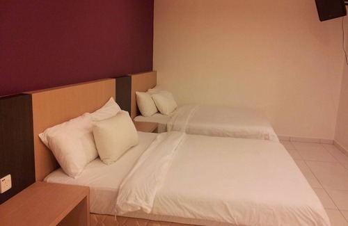 Simpang Renggam Hotel | Budget-Friendly Comfort at SR Inn with Breakfast Included