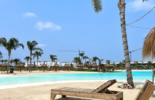 Los Alcazares Apartment | Relaxing Lakefront 2-Bedroom Apartment with Pool Access