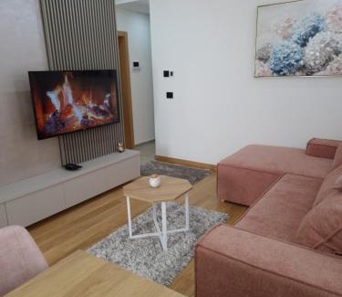 Zlatibor Apartment | Discover Srebrni vrhovi 07: Pet-Friendly Retreat with Pool