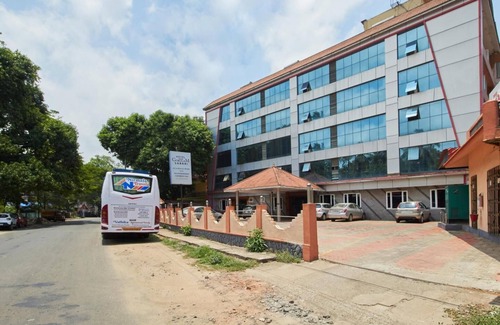 Kuppaayil Hotel | Discover Sree Gokulam Sabari: Family-Friendly Retreat