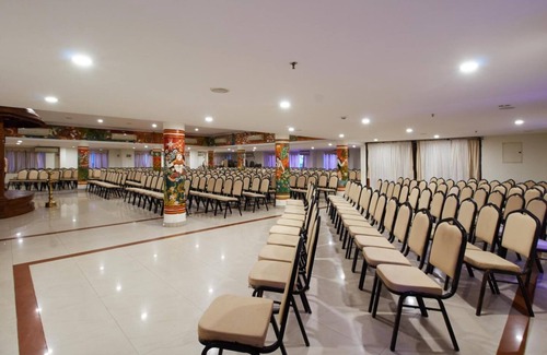 Kuppaayil Hotel | Discover Sree Gokulam Sabari: Family-Friendly Retreat