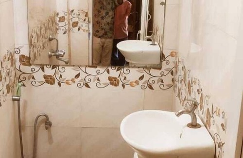 Rameshwaram Hotel | Comfortable Stay at Sree Kumaran Residence with Breakfast