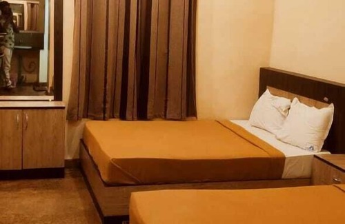 Rameshwaram Hotel | Comfortable Stay at Sree Kumaran Residence with Breakfast