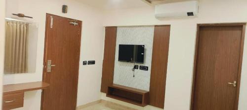 Aruppukkottai Hotel | Sree Mahalakshmi Residency