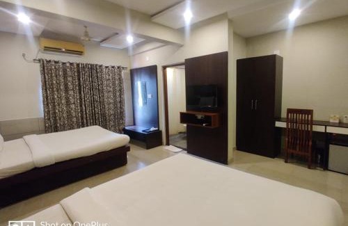 Guruvayur Hotel | Discover Sreepathi Indraprastha: Family-Friendly Retreat