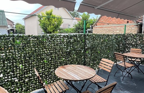 Stara Pazova Apartment | Discover Sremsky Inn: Family-Friendly with Free Breakfast