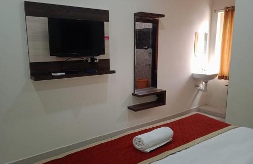 Bhadrachalam Hotel | Budget-Friendly Stay at Sri Bhavyaresidency with Family Perks