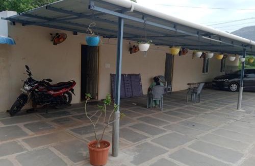 Puttur Hotel | Budget-Friendly Stay at Sri Kamakshi Bhavan for Families