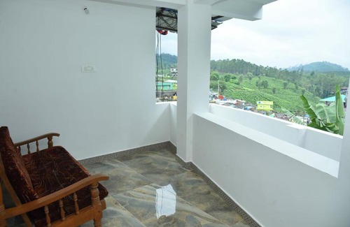 Valparai House | Cozy Sri Murugan Homestay: Pet & Child Friendly Escape