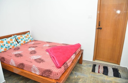 Valparai House | Cozy Sri Murugan Homestay: Pet & Child Friendly Escape