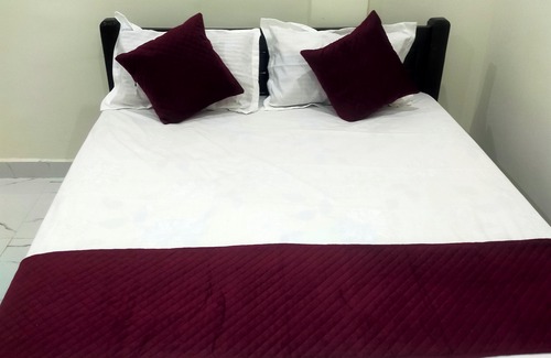 Andipatti Hotel | SRI NAVANEETHA KRISHNA MAHAL & RESIDENCY
