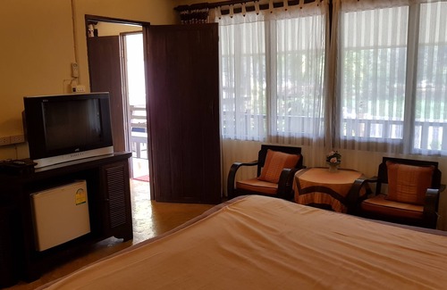 Pa Daet Hotel | Family-Friendly Sri-Ping Resort with Pool & Dining Options