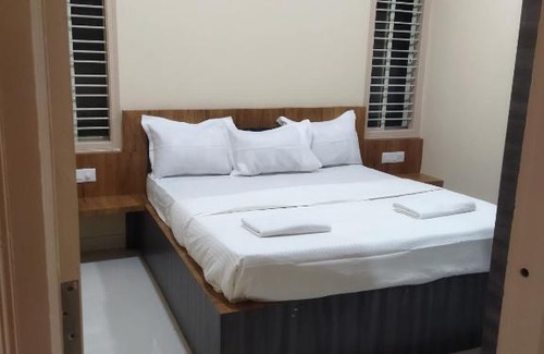 Channarayapattana Cabin | Budget-Friendly Sri Vaari Comforts with Breakfast & Family Amenities