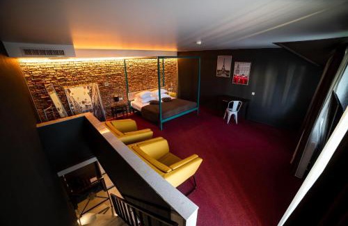 Lutsk Hotel | Relax at Sribni Leleky Hotel & Spa with Pool and Hot Tub